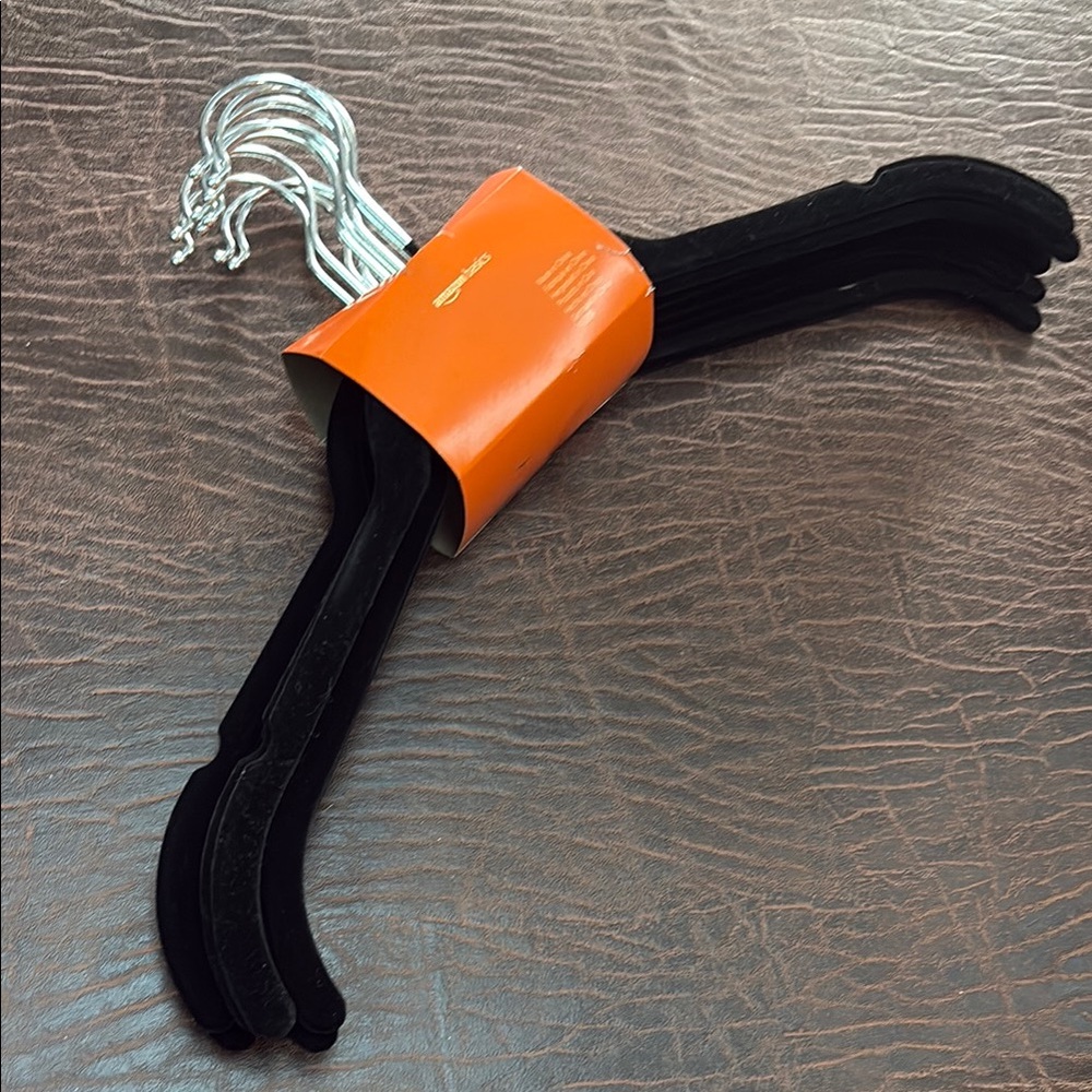 FREE w/ any 4+ bundle! Black Velvet Hangers with Silver Hooks